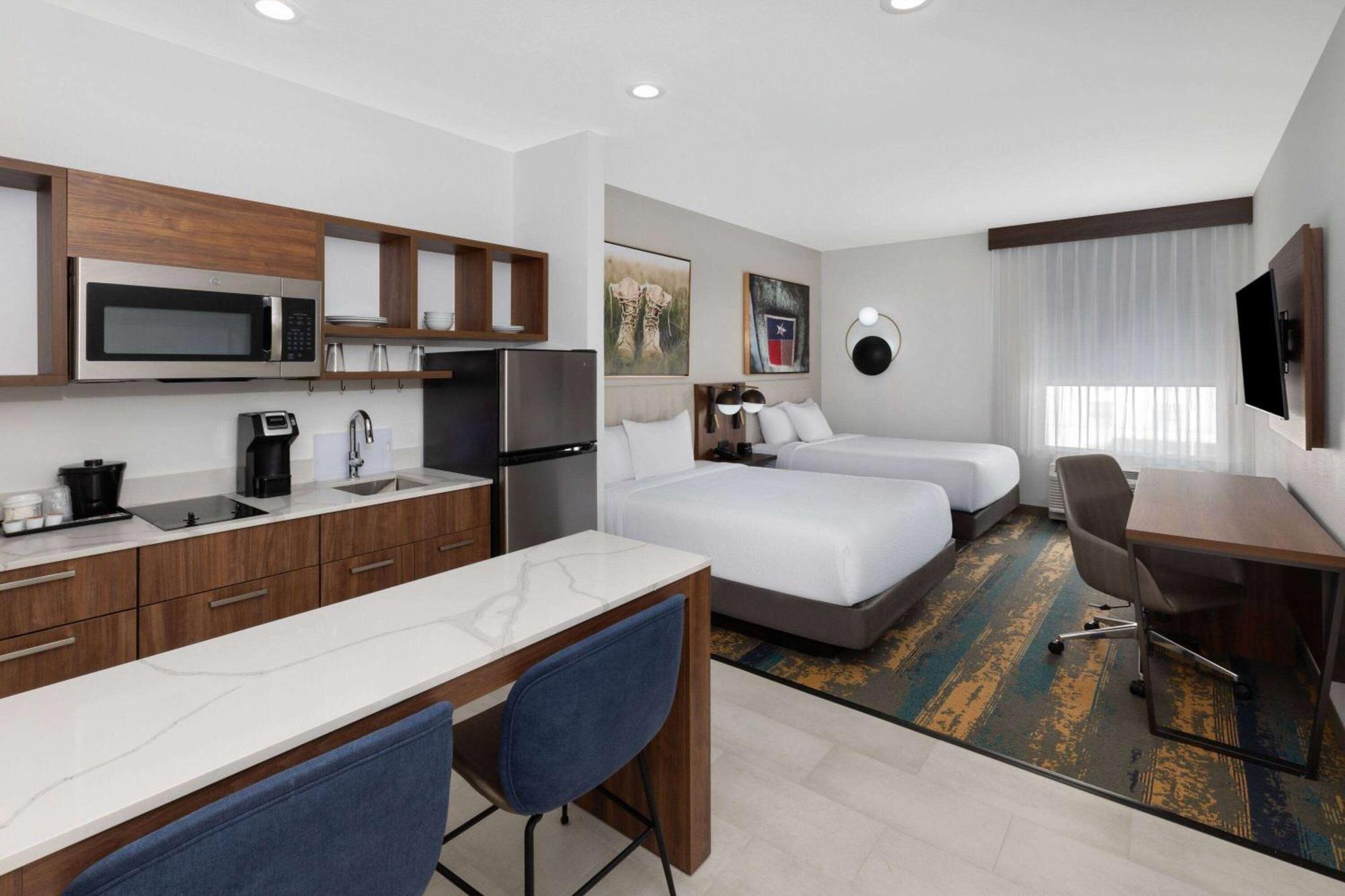 La Quinta Inn & Suites By Wyndham San Antonio At The Rim Экстерьер фото